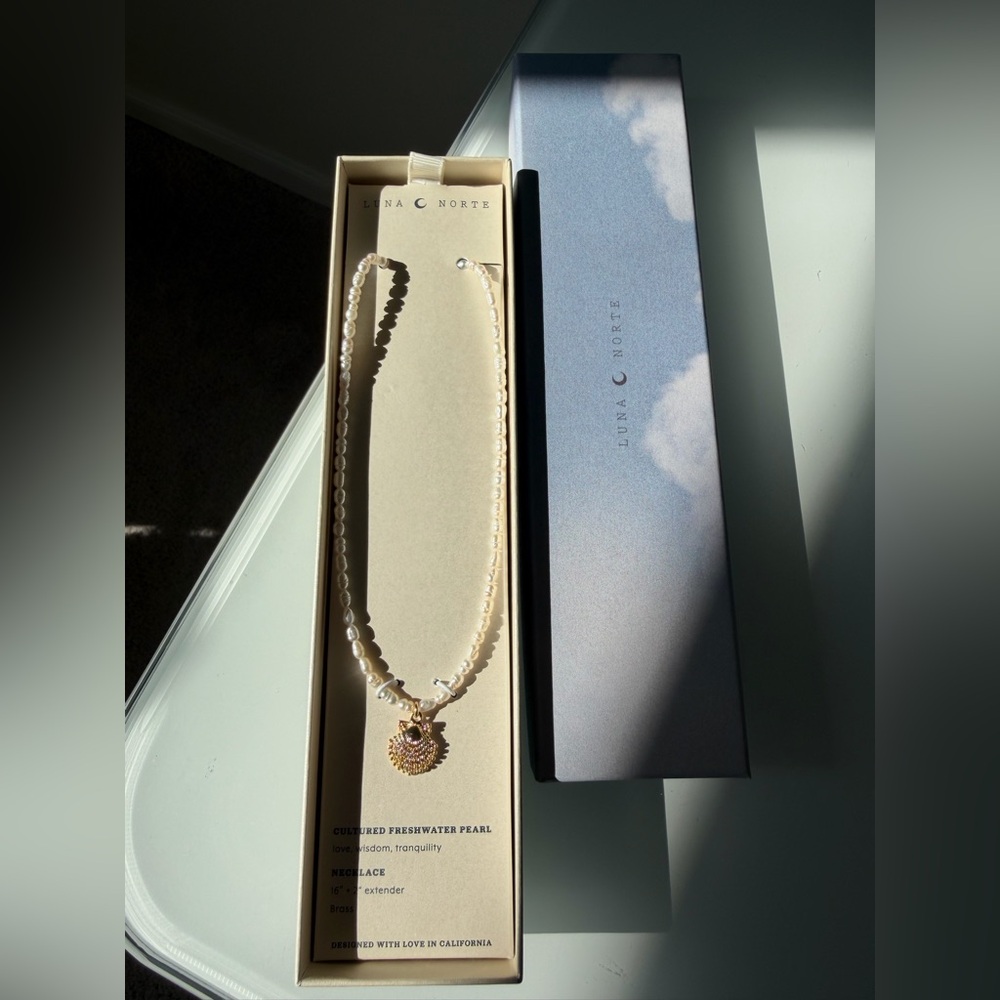 Viral Luna Norte pearl seashell charm necklacr
